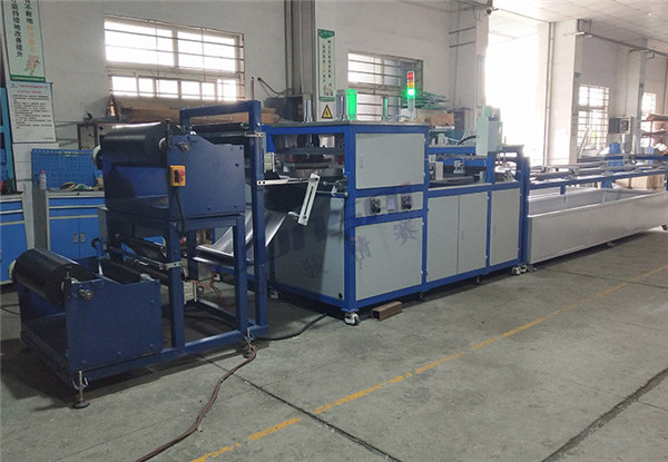 地?zé)崮と詣?dòng)<a href=http://m.tingyuehotel.com/ target=_blank class=infotextkey>熱合機(jī)</a>